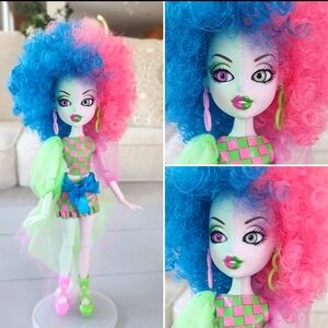 MGA Bratz Bratzillaz Glam Gets Wicked Switch-A-Witch Blue Pink Clown Mime Doll